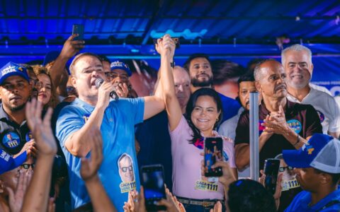 Imagem do post “Votar em Cacá Leão é votar em Débora Regis”, diz prefeita em ato em Lauro