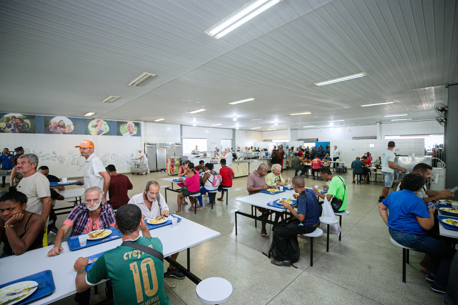 Restaurante Popular de Lauro de Freitas completa 18 anos com cardápio especial