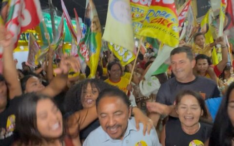 Imagem do post Roberto Carlos reúne apoiadores em ato no João Paulo II, em Juazeiro