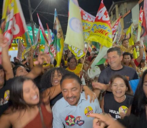 Imagem do post Roberto Carlos reúne apoiadores em ato no João Paulo II, em Juazeiro