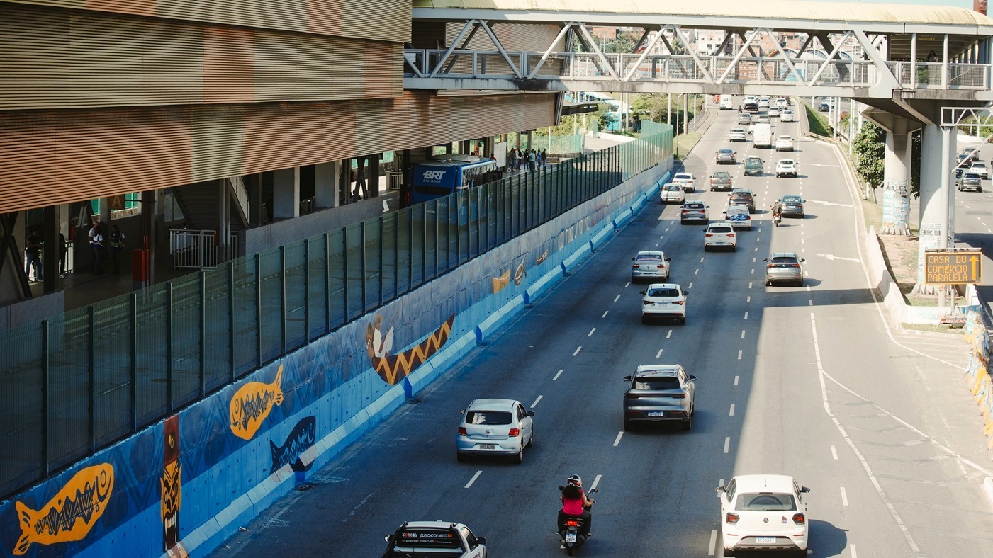 Salvador ganha o maior mural horizontal já realizado por artistas indígenas no Brasil