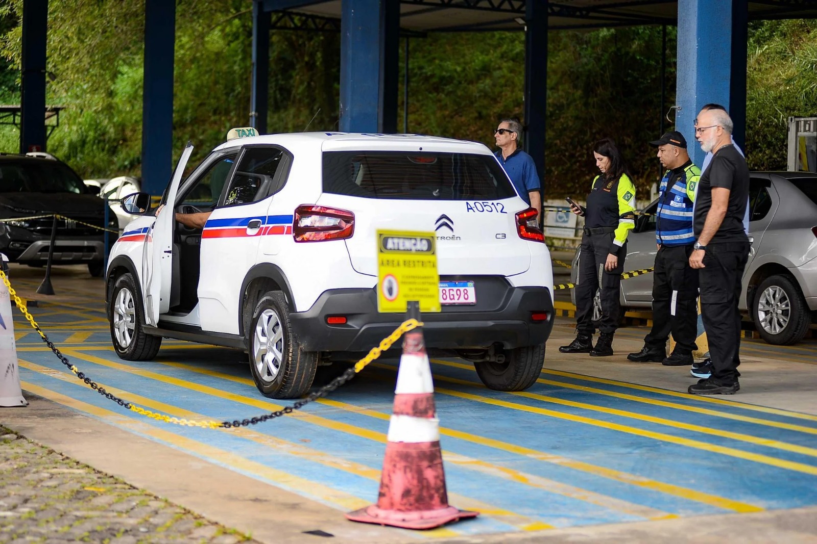 Vistoria obrigatória de táxis é prorrogada em Salvador; veja como fazer