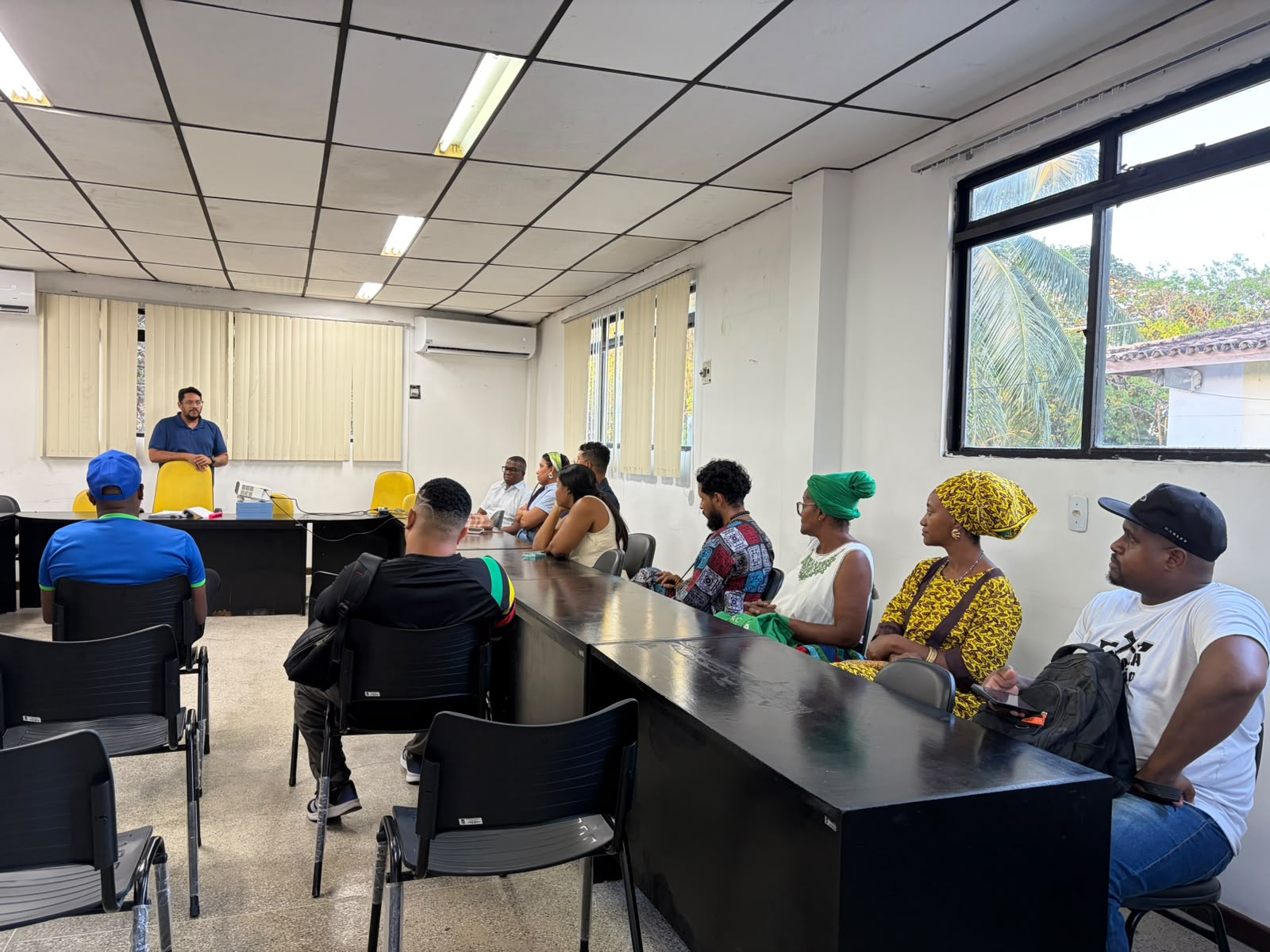 Prefeitura de Lauro de Freitas promove encontro com artistas e agentes culturais do município