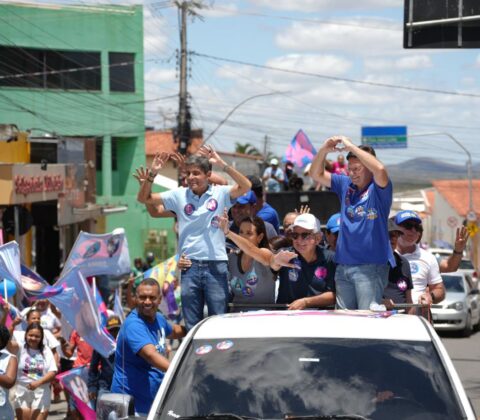 Imagem do post “Vamos trabalhar em torno dos temas mais importantes”, diz ACM Neto em carreata em Ipirá