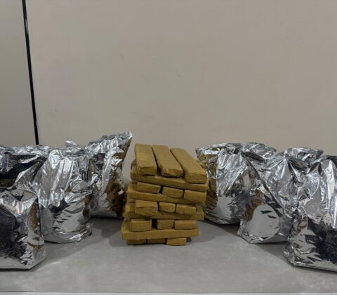 Imagem do post Alto de Coutos: PM prende suspeito de tráfico e 27 tabletes de maconha