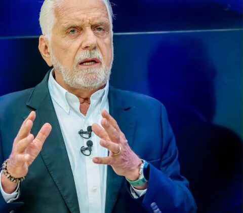 Imagem do post Jaques Wagner defende fim das bets e afirma que apostas online se tornaram “doença social”