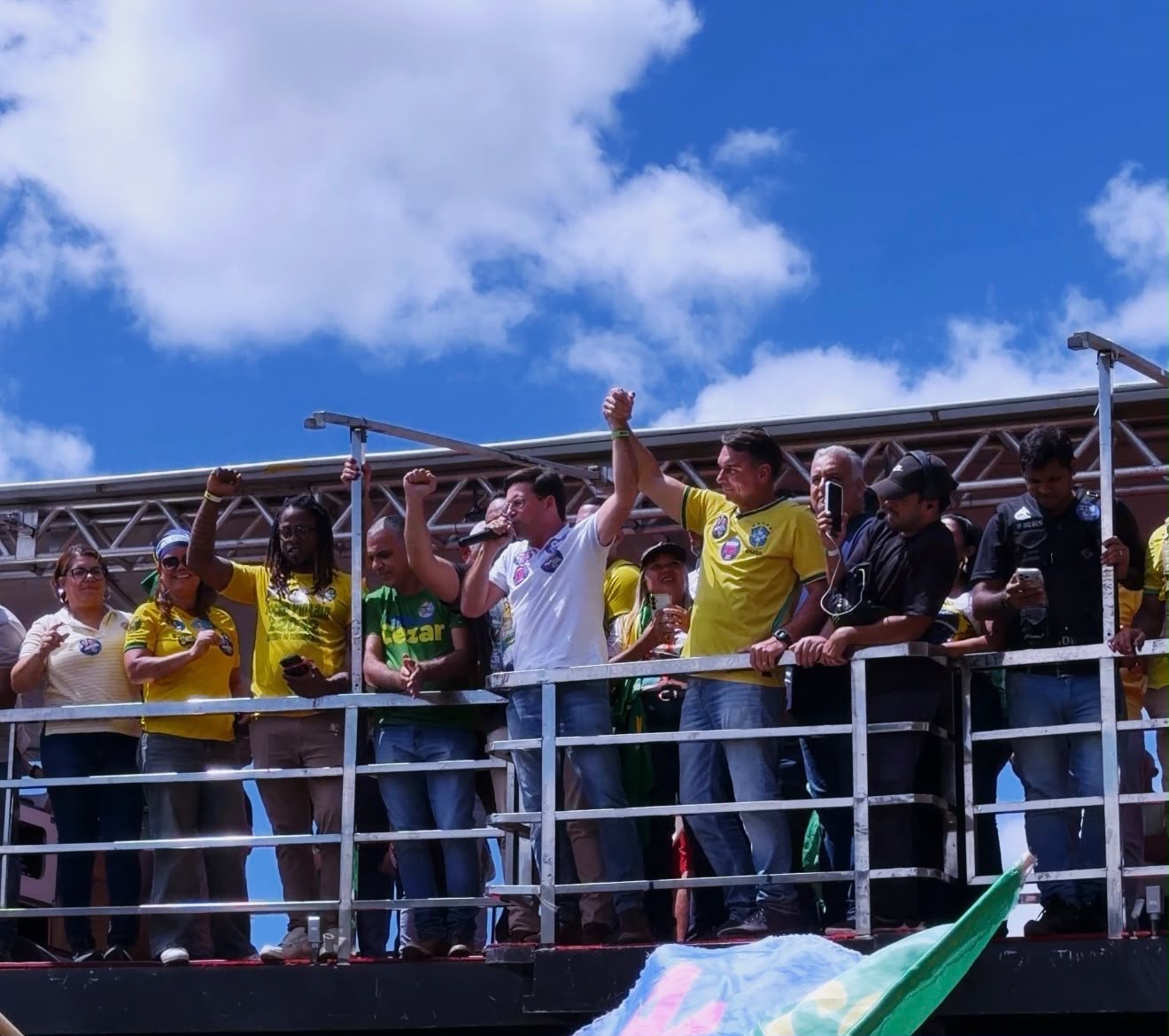 Com Flávio Bolsonaro, João Roma diz que Bahia dará resposta nas urnas