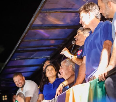Imagem do post “Uma das maiores prefeitas do Brasil”: ACM Neto elogia Débora Regis em caminhada em Itinga