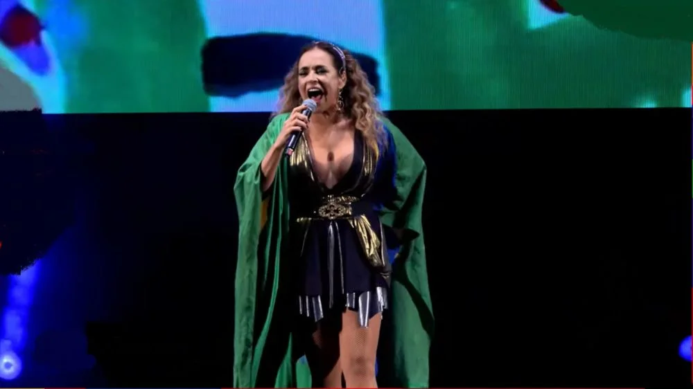 “Mais de dois anos”: Daniela Mercury cobra STF por processo contra Eduardo Bolsonaro