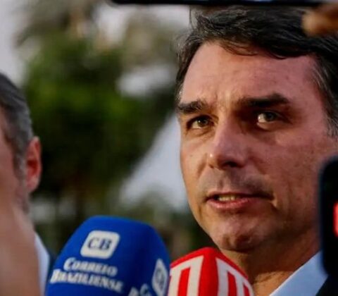 Imagem do post Flávio Bolsonaro nega plano para tirar título de Nossa Senhora Aparecida: “Uma grande mentira”