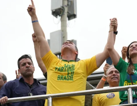 Imagem do post Flávio Bolsonaro tem 47,2% e Lula, 46,8% no 2º turno, diz AtlasIntel