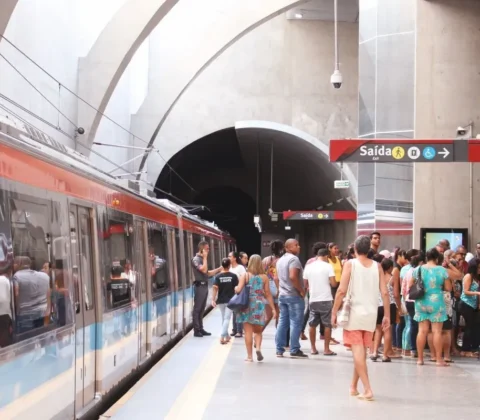 Imagem do post Vereador questiona suspensão de licitação de novos trens do metrô de Salvador