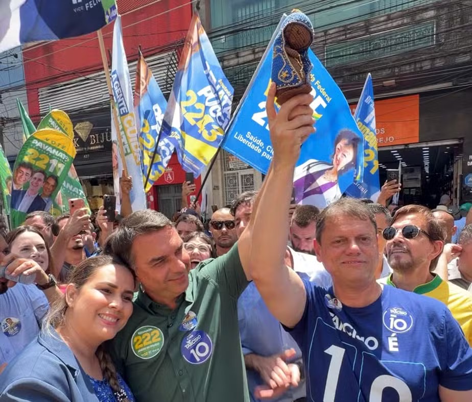 Fux derruba decisão de Dino e manda plataformas retomarem ordem sobre posts de Aparecida