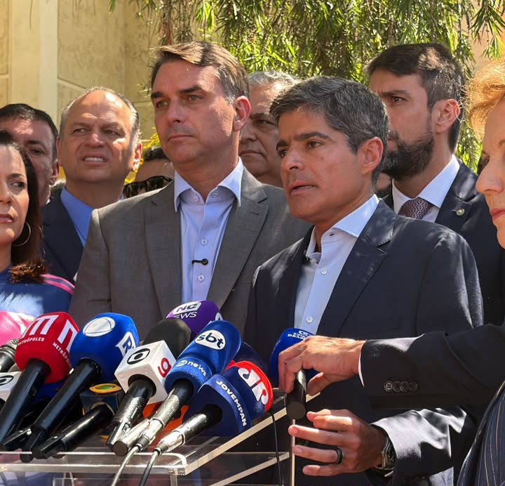 ACM Neto declara apoio a Flávio Bolsonaro e promete empenho na Bahia