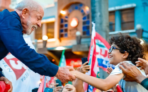 Imagem do post Lula busca virada inédita contra Flávio Bolsonaro em reta final acirrada