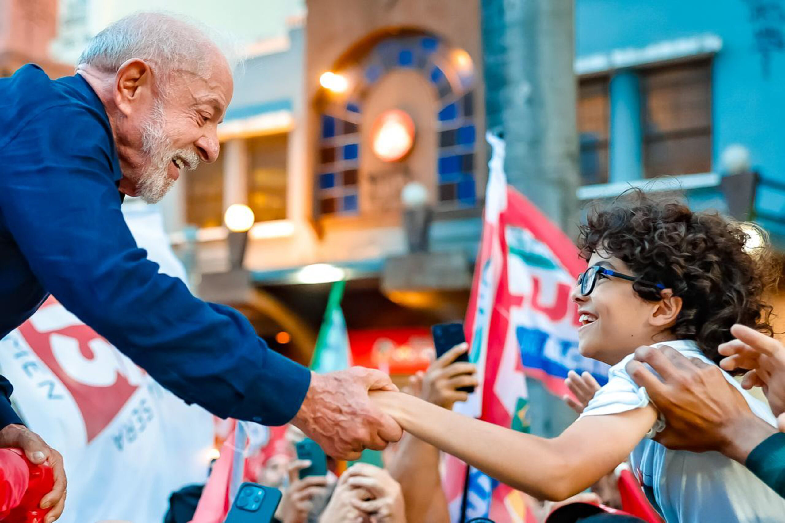 Lula busca virada inédita contra Flávio Bolsonaro em reta final acirrada