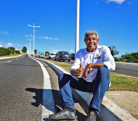 Imagem do post Jerônimo Rodrigues retoma viagens no interior da Bahia e busca marca histórica
