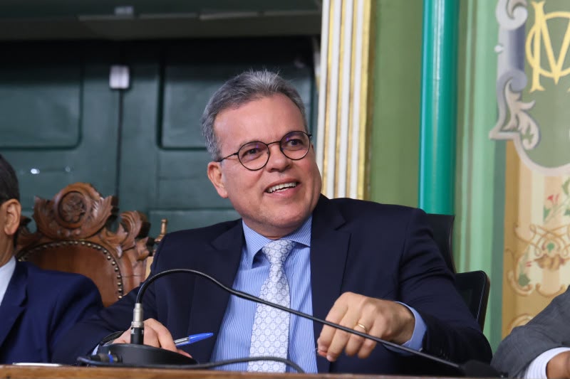 Ricardo Almeida propõe capacitação em hotéis para prevenir abuso e exploração sexual de crianças em Salvador