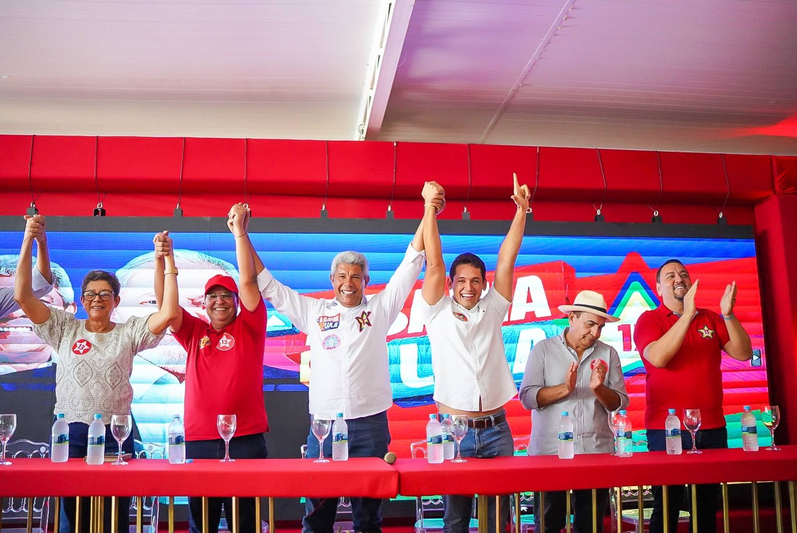 Jerônimo mobiliza 37 prefeitos em Bom Jesus da Lapa na reta final da campanha de Lula