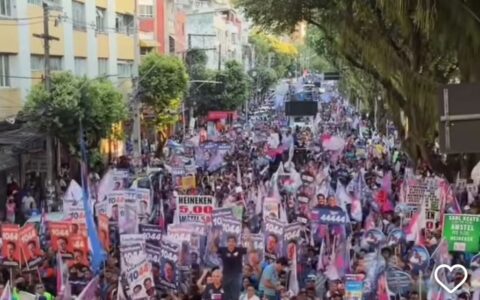 Imagem do post ACM Neto lota ruas de Salvador em último ato de campanha
