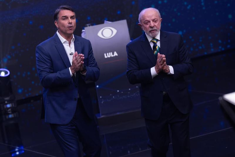 Flávio lidera, mas vê diferença para Lula diminuir, aponta pesquisa