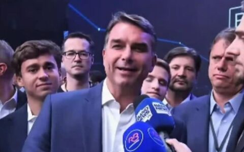 Imagem do post Flávio Bolsonaro erra nome de avenida e petista não perdoa: “Não conhece Salvador”