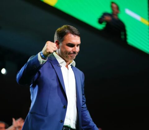 Imagem do post Sem sucesso nas urnas, Ronaldo Caiado anuncia apoio a Flávio Bolsonaro no 2º turno