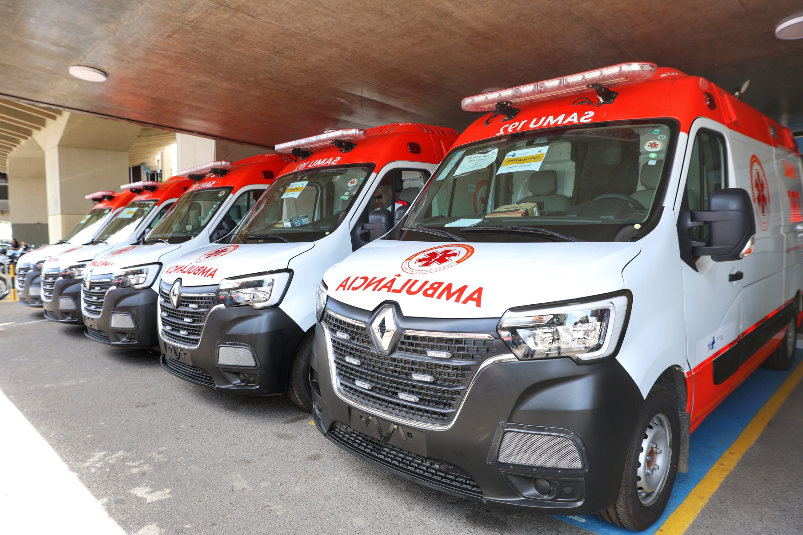 Bahia amplia frota de ambulâncias com novos veículos para o SAMU