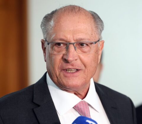 Imagem do post Alckmin critica ajuste fiscal de Flávio Bolsonaro e defende corte de privilégios