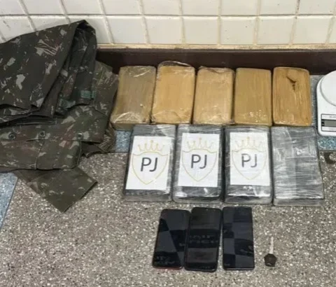 Imagem do post Narandiba: Rondesp apreende drogas do CV após bandidos fugirem
