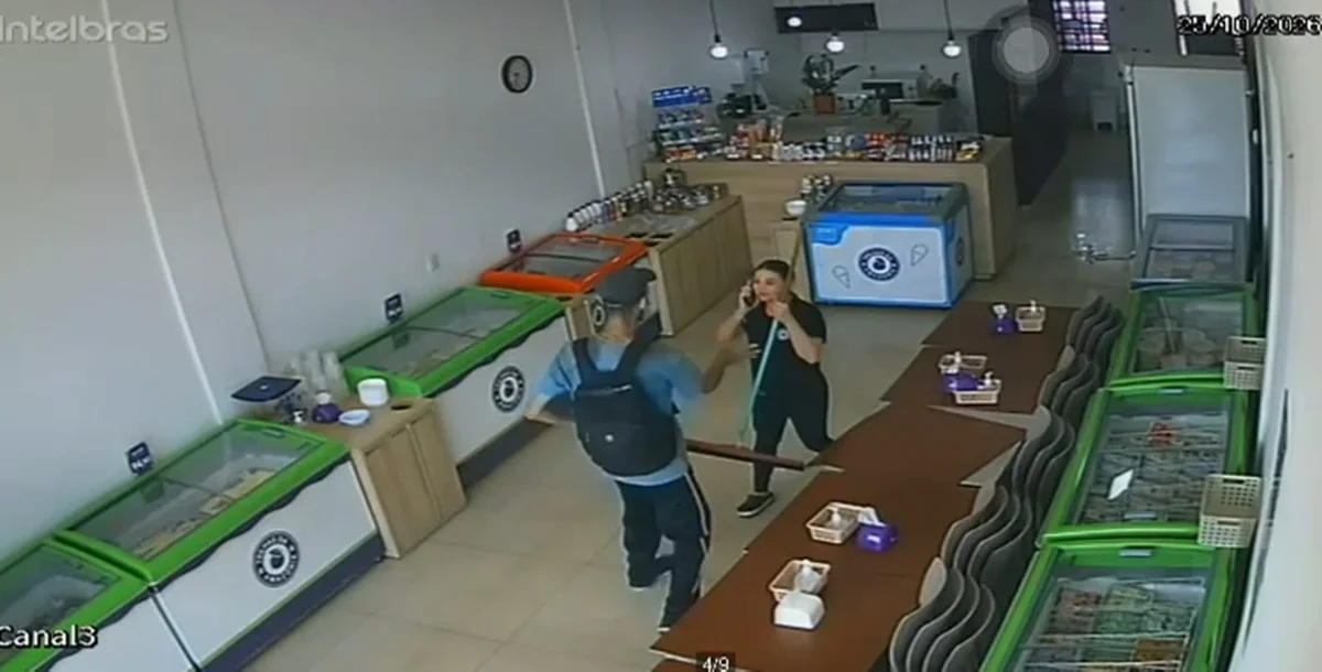 Funcionária reage a tentativa de estupro, toma faca de agressor e o mata em sorveteria