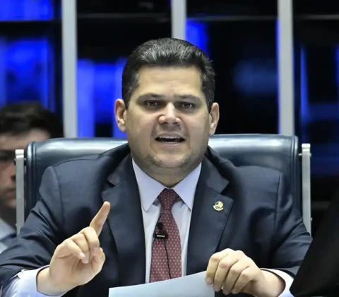 Imagem do post Fim da escala 6×1: Alcolumbre anuncia calendário de votação da PEC no Senado