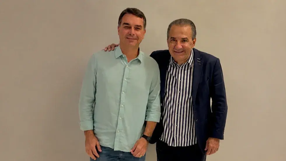 Silas Malafaia se irrita após carta de Flávio Bolsonaro e detona: “Jumentos”