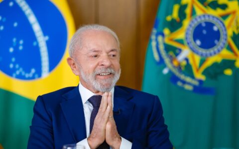 Imagem do post Lula anuncia Pé-de-Meia para universitários com auxílio de R$ 700 por mês
