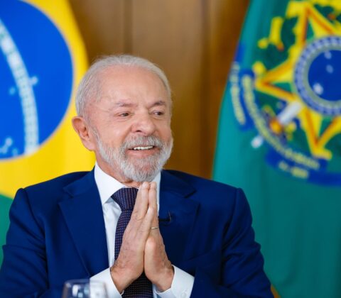 Imagem do post Lula anuncia Pé-de-Meia para universitários com auxílio de R$ 700 por mês