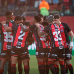Kayzer encerra jejum, mas Vitória não consegue vencer no Barradão