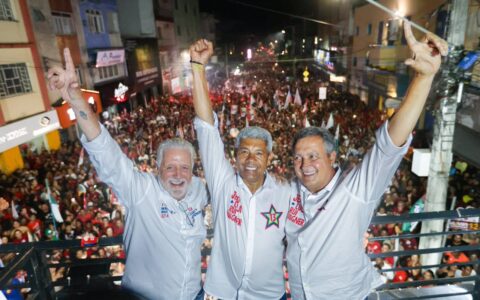 Imagem do post Jerônimo encerra comício no interior e pede continuidade de projeto com Lula