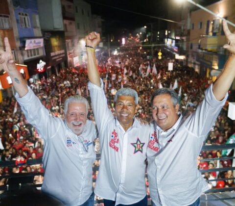 Imagem do post Jerônimo encerra comício no interior e pede continuidade de projeto com Lula