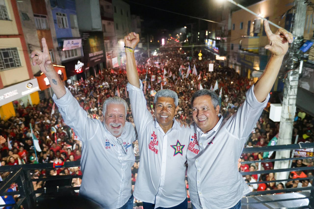 Jerônimo encerra comício no interior e pede continuidade de projeto com Lula