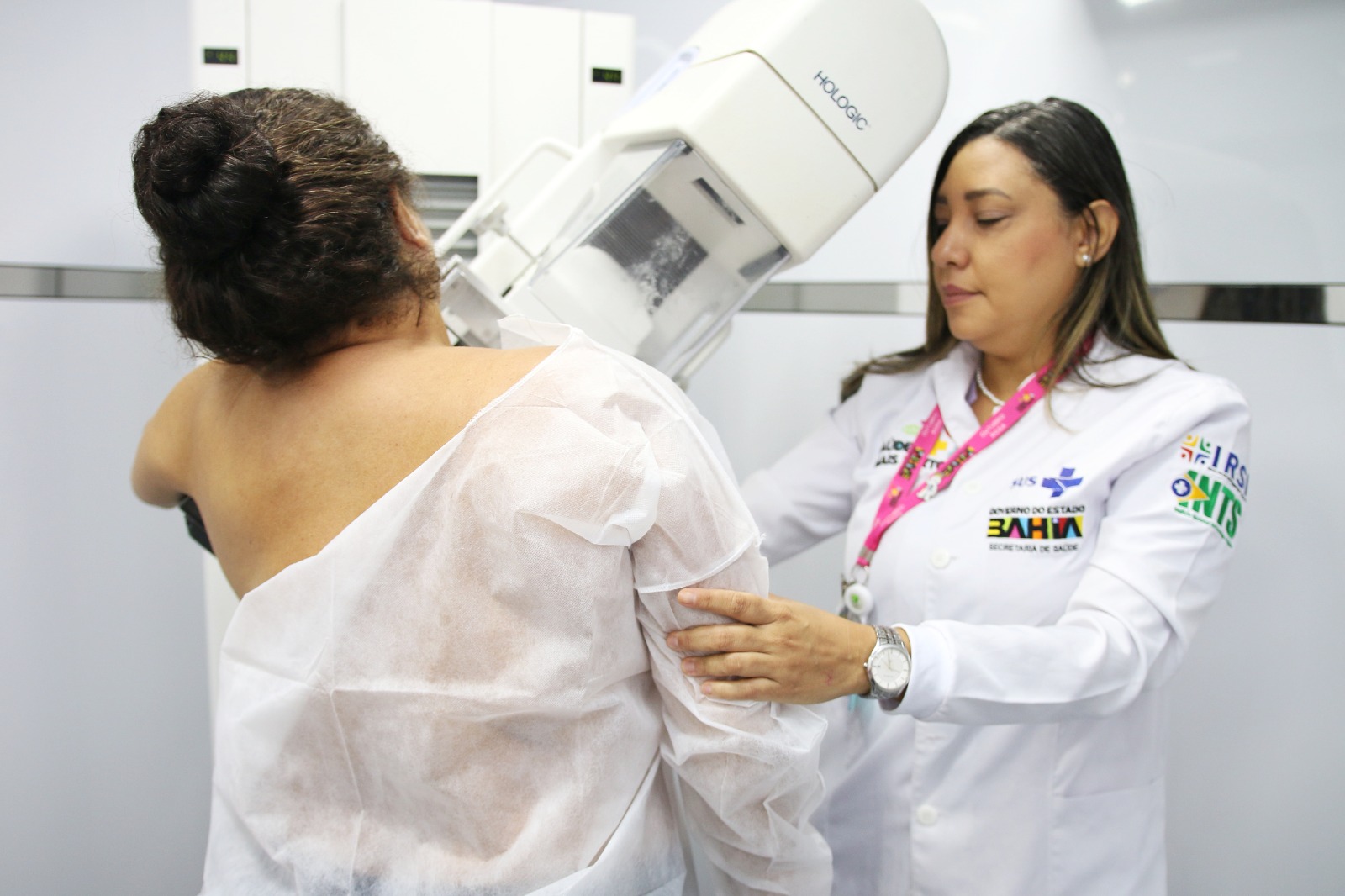 Outubro Rosa: Sesab mantém agendamentos para 40 mil mamografias em Salvador