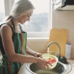 Dona de casa pode se aposentar pelo INSS? Veja quanto é preciso pagar