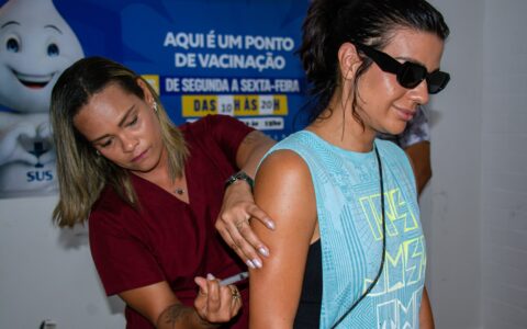 Imagem do post Lauro de Freitas libera novas vacinas e abre 18 postos de imunização com horário estendido até no shopping
