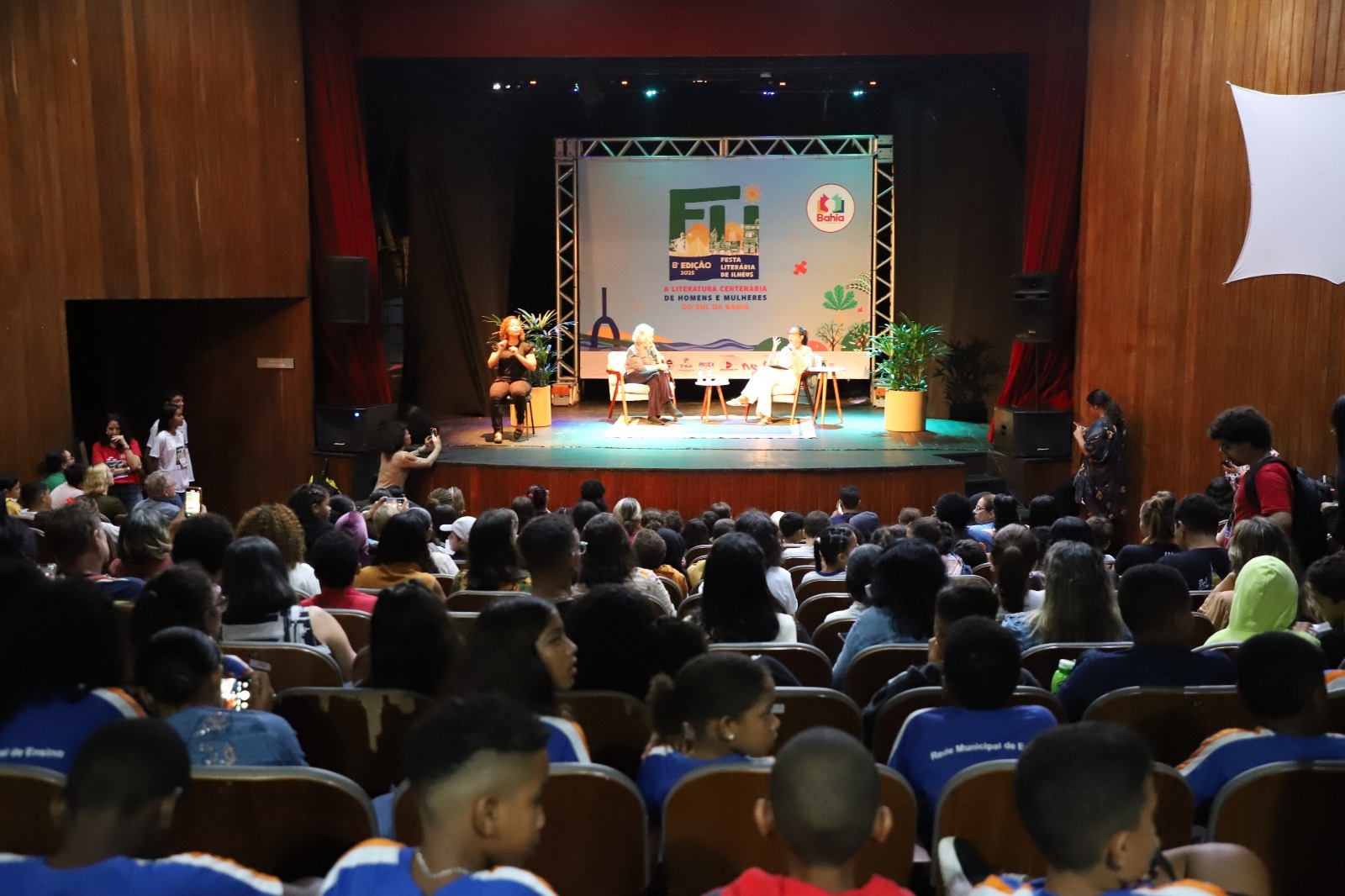 Festa Literária de Ilhéus (FLI) chega à 9ª edição e ocupa ruas e praças com programação gratuita