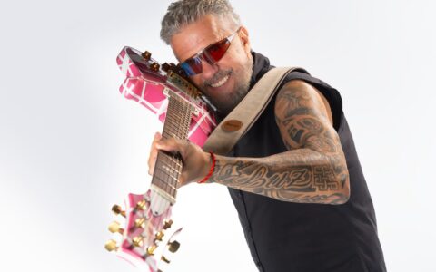 Imagem do post Tuca Fernandes anuncia audiovisual para celebrar 15 anos de carreira solo