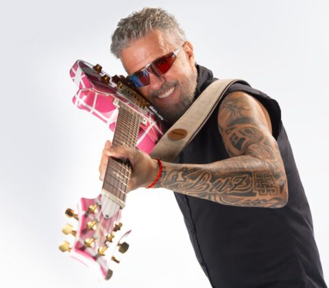 Imagem do post Tuca Fernandes anuncia audiovisual para celebrar 15 anos de carreira solo
