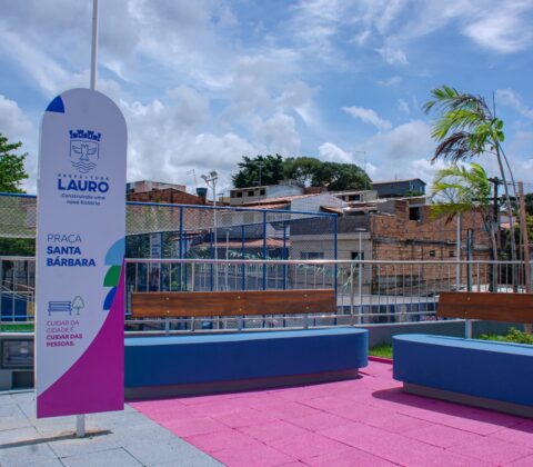 Imagem do post Lauro de Freitas ganha praça revitalizada na Itinga com o 2º campo de grama sintética da cidade