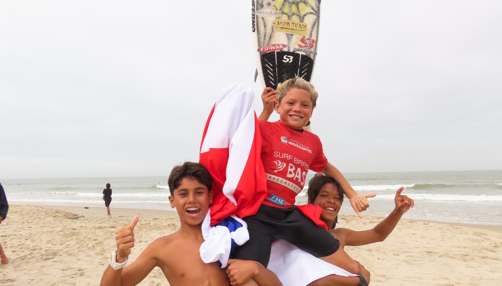 Imagem do post Promessa do surf baiano garante nota mais alta da final e conquista título brasileiro sub-12 em Santa Catarina