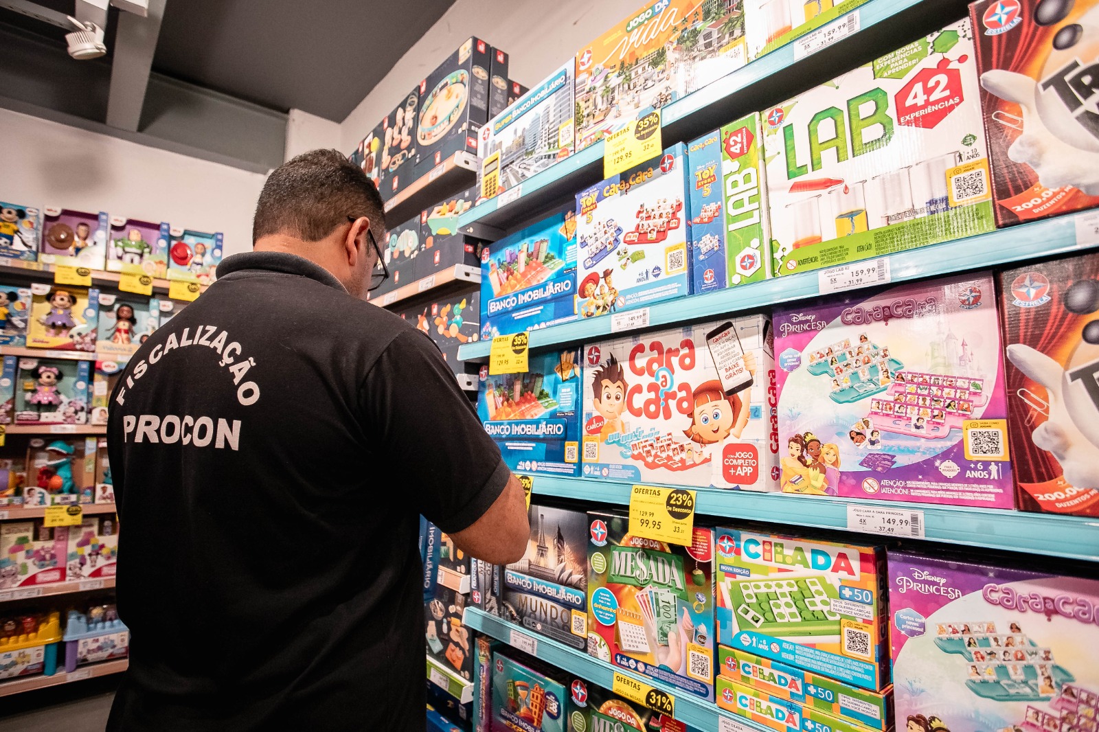 Procon fiscaliza lojas de brinquedos de Lauro de Freitas antes do Dia das Crianças