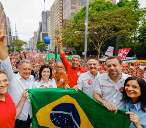 Imagem do post Jerônimo Rodrigues surge na Avenida Paulista ao lado de Lula e faz convocação aos baianos e nordestinos