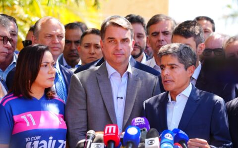 Imagem do post ACM Neto pede votos para Flávio Bolsonaro e cobra compromisso com a Bahia e o Nordeste